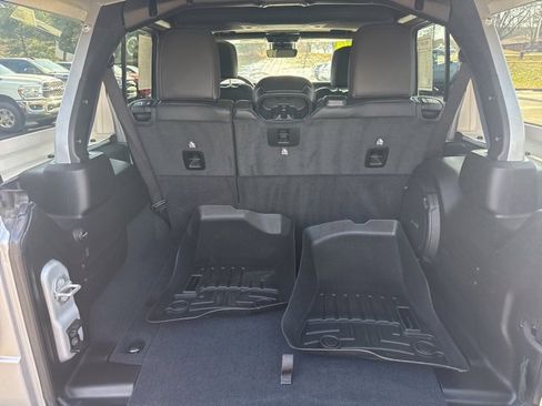 Certified 2024 Jeep Wrangler Sahara w/ Technology Group image 17
