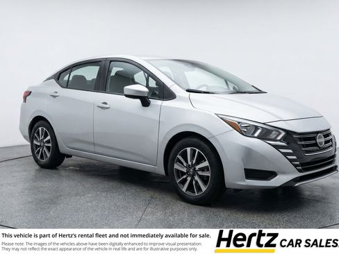 Used 2025 Nissan Versa SV image 1
