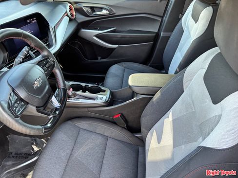Used 2024 Chevrolet Trax RS w/ Driver Confidence Package FWD image 18