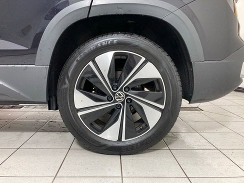 Used 2025 Volkswagen Taos SE AWD/4WD image 27