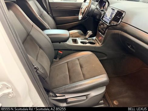 Used 2022 Jeep Grand Cherokee Laredo X RWD image 12