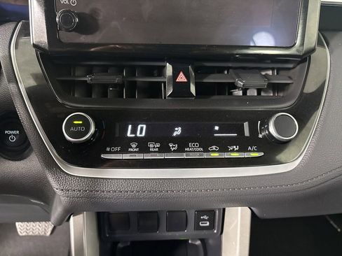 Used 2024 Toyota Corolla Cross AWD Hybrid w/ Moonroof Package image 18