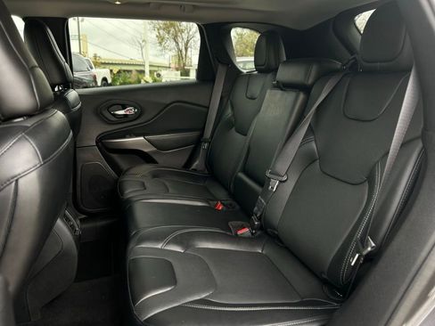 Used 2022 Jeep Cherokee Latitude Lux w/ Sun & Sound Group image 15