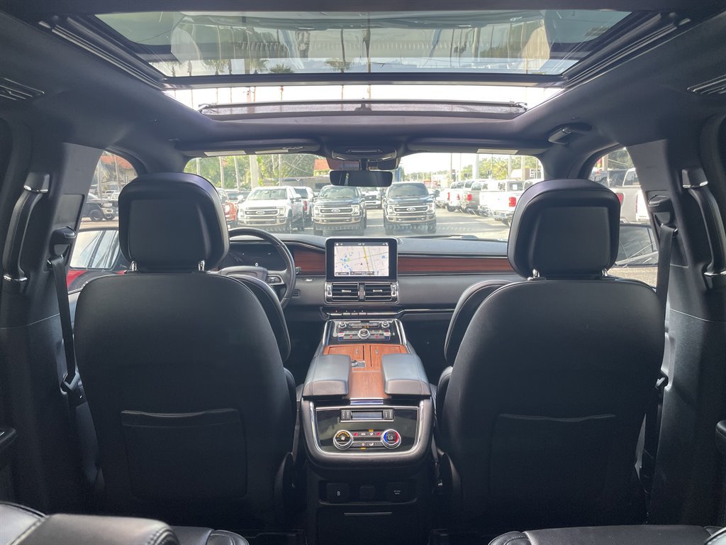 Used 2019 Lincoln Navigator L Select AWD/4WD image 32