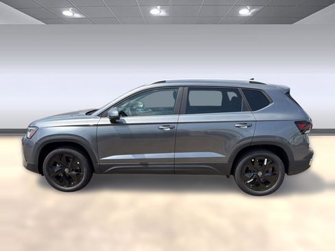 New 2026 Volkswagen Taos SE FWD image 2