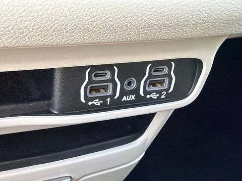 Used 2023 Chrysler Voyager LX FWD image 28