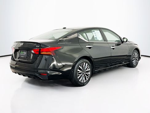 Used 2023 Nissan Altima 2.5 SV FWD image 9