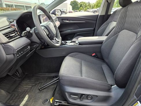 Used 2025 Toyota Camry LE w/ Convenience Package FWD image 4