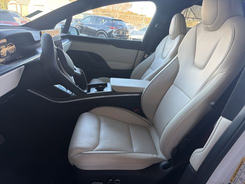 Used 2023 Tesla Model X Plaid image 5