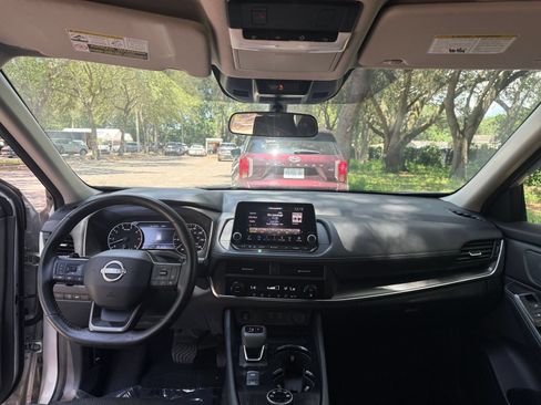 Used 2025 Nissan Rogue SV AWD/4WD image 32