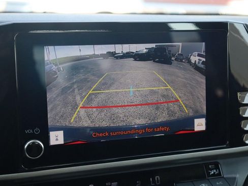 Used 2025 Toyota Camry SE FWD image 14