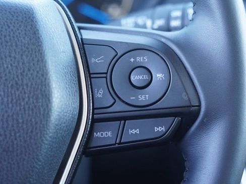 Certified 2024 Toyota Venza LE image 22