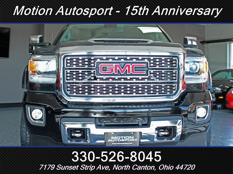 Used 2019 GMC Sierra 2500 Denali w/ Duramax Plus Package AWD/4WD image 3
