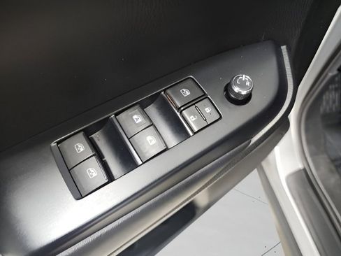 Used 2018 Toyota Highlander XLE AWD/4WD image 28