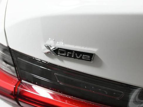 New 2026 BMW 330i xDrive Sedan w/ M Sport Package image 40