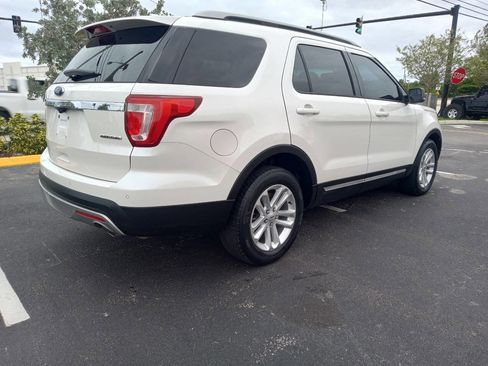 Used 2016 Ford Explorer XLT w/ Equipment Group 202A image 5