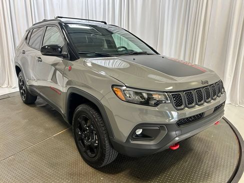 Used 2024 Jeep Compass Trailhawk AWD/4WD image 24