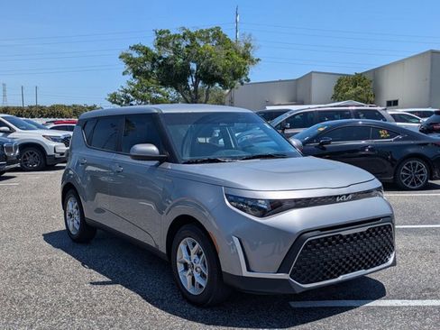 Used 2024 Kia Soul LX w/ Option Group 015 image 3