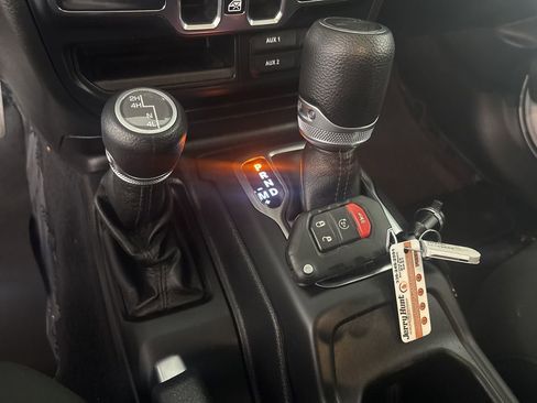 Used 2020 Jeep Gladiator Sport w/ Quick Order Package 24S image 18