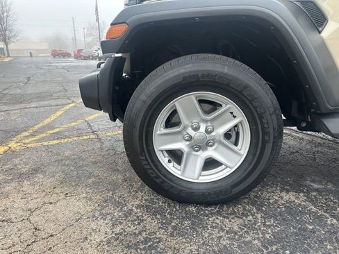 Certified 2020 Jeep Gladiator Sport w/ Quick Order Package 24S image 18