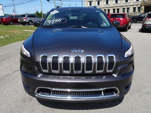 Used 2017 Jeep Cherokee Limited AWD/4WD image 3