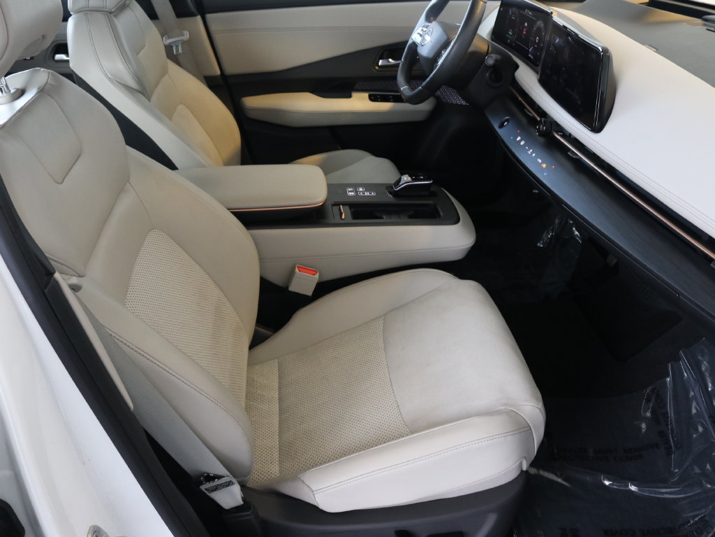 Used 2024 Nissan Ariya AWD image 46