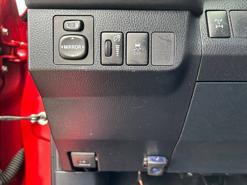 Used 2015 Toyota RAV4 LE AWD/4WD image 14