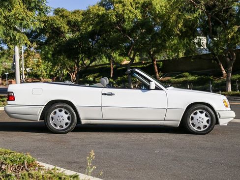 Used 1995 Mercedes-Benz E 320 Convertible image 16