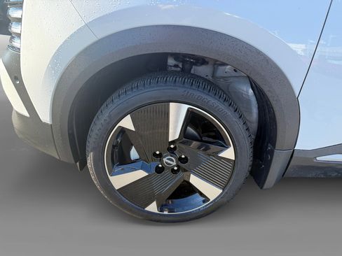 Used 2025 Nissan Kicks SR image 9