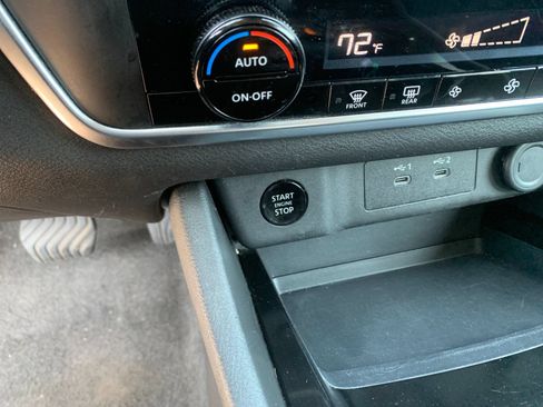 Used 2024 Nissan Rogue SV FWD image 27
