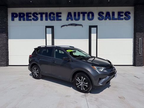 Used 2016 Toyota RAV4 LE FWD image 1
