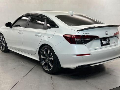 Used 2025 Honda Civic Sport Touring image 3