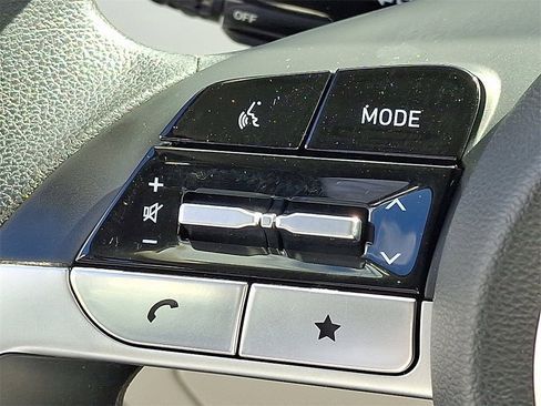 Used 2023 Hyundai Tucson SE image 21