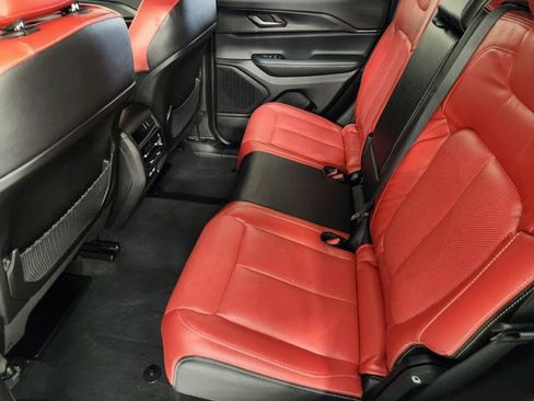 Used 2024 Jeep Grand Cherokee Altitude AWD/4WD image 29