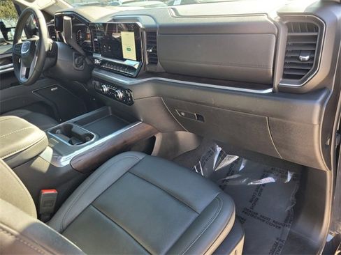 Used 2025 GMC Sierra 2500 SLT w/ SLT Premium Package image 18