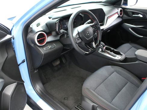 Certified 2024 Chevrolet Trax RS w/ Driver Confidence Package FWD image 21