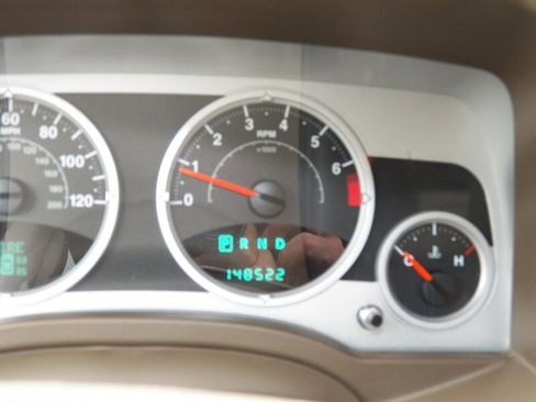 Used 2008 Jeep Compass Limited image 23