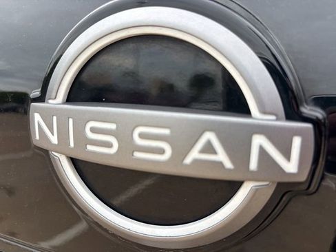 Used 2023 Nissan Rogue SV FWD image 8