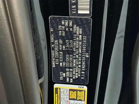 New 2026 Kia Carnival EX image 32