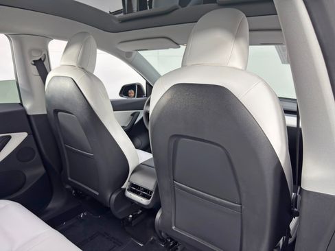 Used 2021 Tesla Model Y Performance image 22