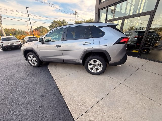 Used 2021 Toyota RAV4 XLE w/ XLE Grade Weather Package AWD/4WD image 6