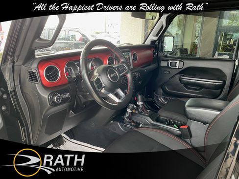 Used 2022 Jeep Gladiator Rubicon w/ Trailer Tow Package AWD/4WD image 12