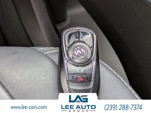 Used 2019 Buick Enclave Essence FWD image 27