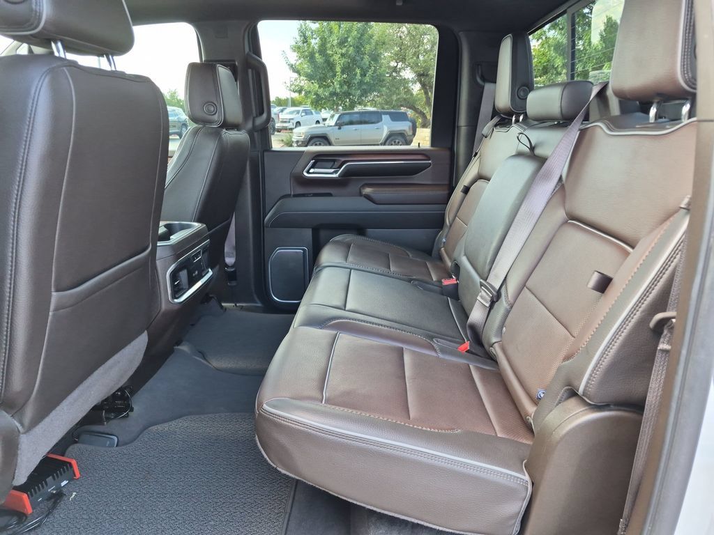 Used 2024 GMC Sierra 3500 Denali w/ Denali Reserve Package AWD/4WD image 38
