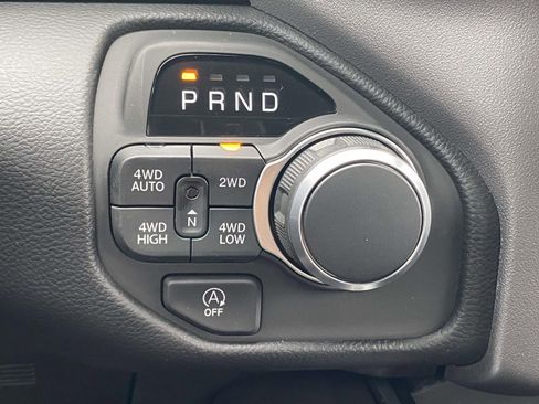 New 2026 RAM 1500 4x4 Crew Cab image 25