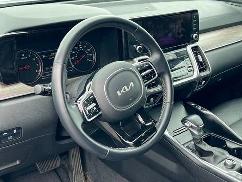 Certified 2023 Kia Sorento X-Line EX AWD/4WD image 10