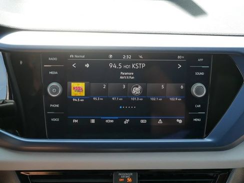 Certified 2023 Volkswagen Taos SE w/ Panoramic Sunroof Package AWD/4WD image 28