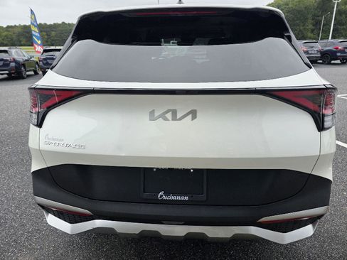 Used 2023 Kia Sportage LX image 6