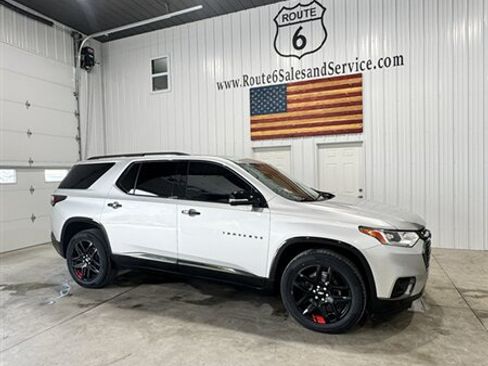 Used 2020 Chevrolet Traverse Premier w/ Redline Edition AWD/4WD image 2