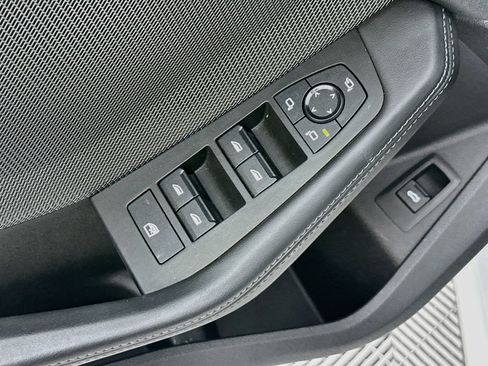 Used 2025 BMW 228i xDrive AWD/4WD image 15